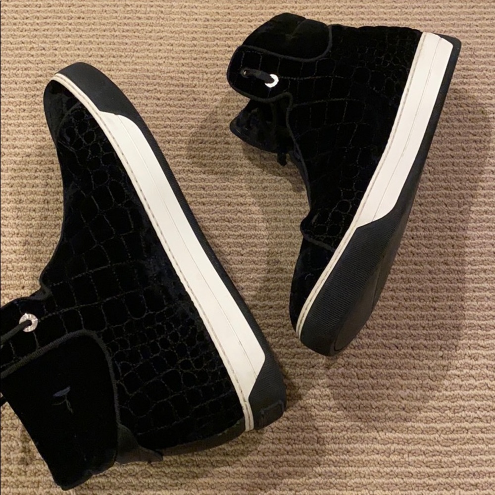 💥HP💥SOLDFENDI MENS VELVET WEBBED DRESS SNEAKERS - Picture 4 of 8